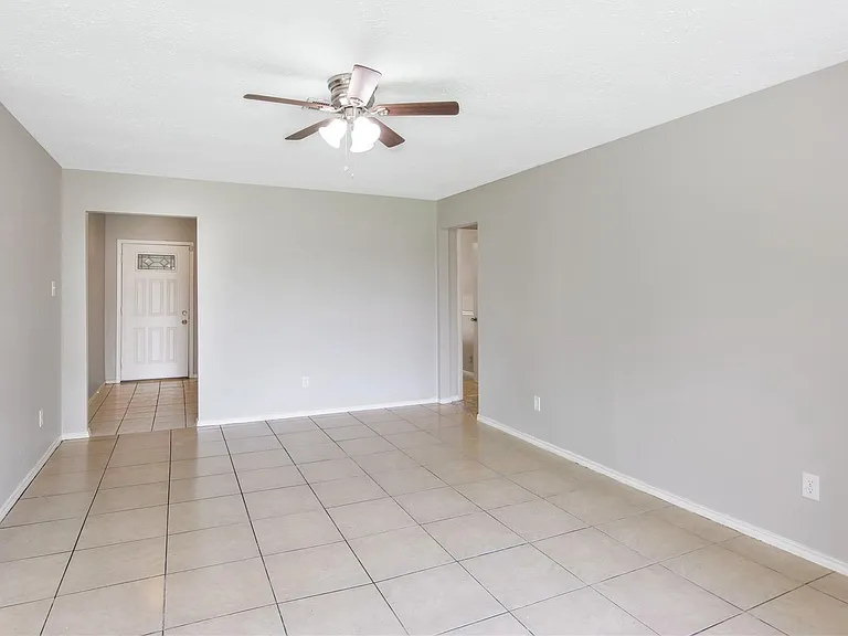 11710 Old Telegraph Rd — Photo 8