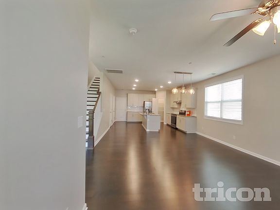 3rd image of 319 Imperial Ct