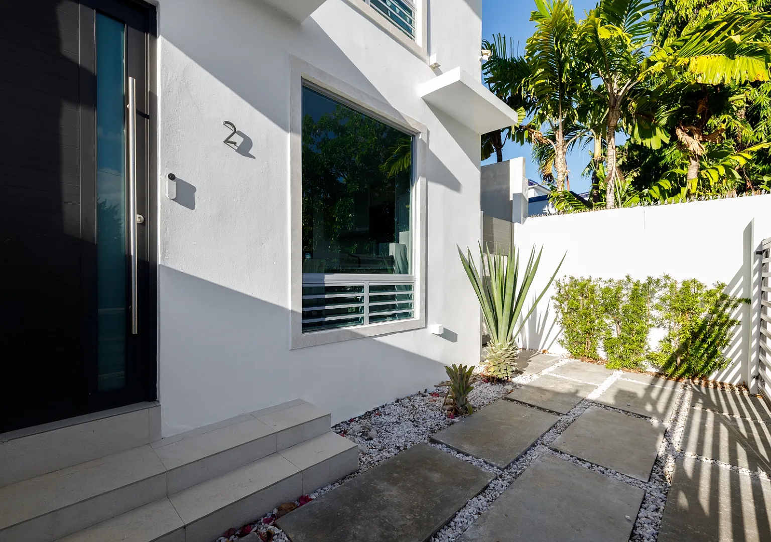 2 bed, 900 sqft, $2,550 — Photo 3