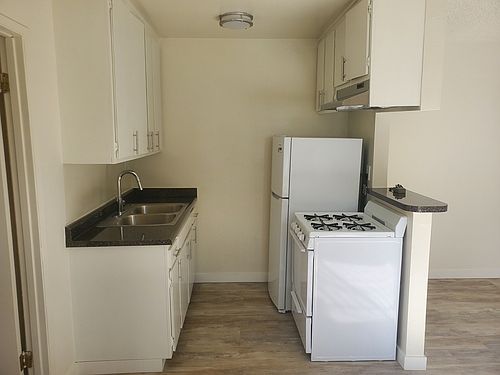 4th image of 1213 Venice Blvd APT 8