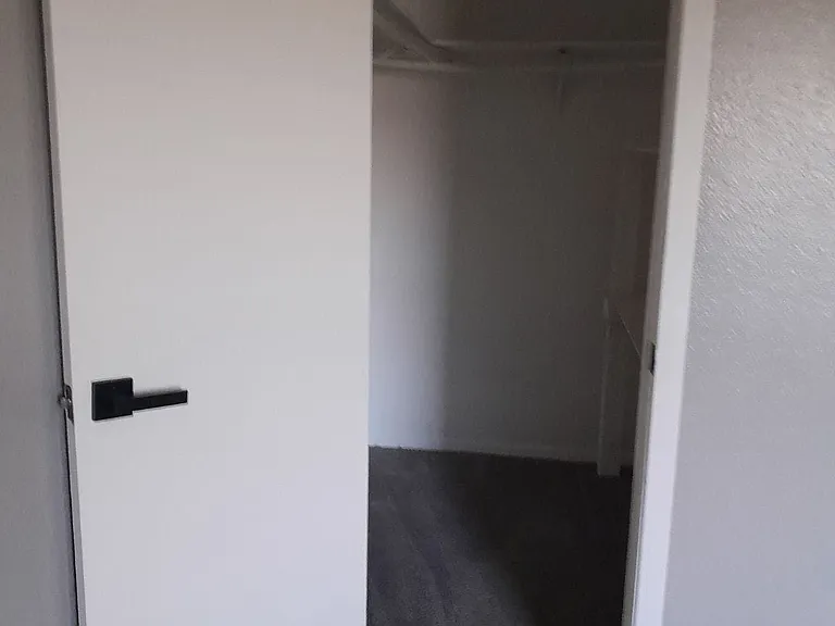 Saddle Ridge Apartments — Photo 35