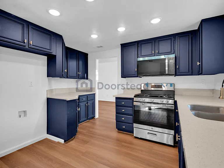 26150 Coronada Dr — Photo 15