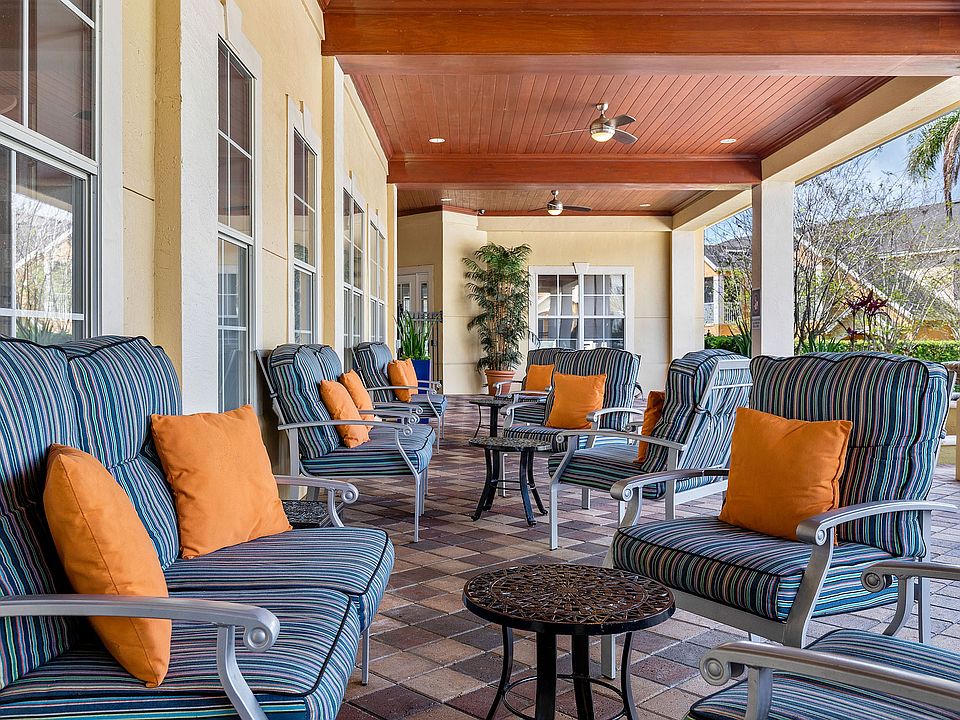 C24960_CitrusTower_OutdoorLounge_04
