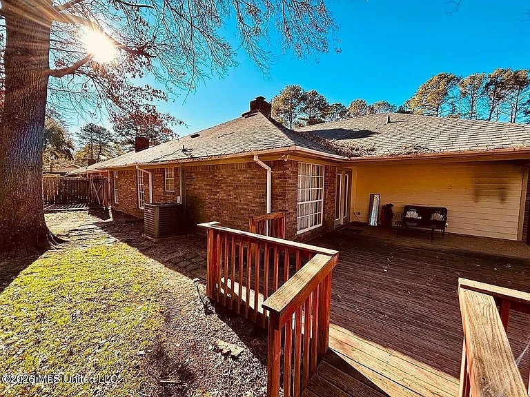 543 Traceview Rd — Photo 10