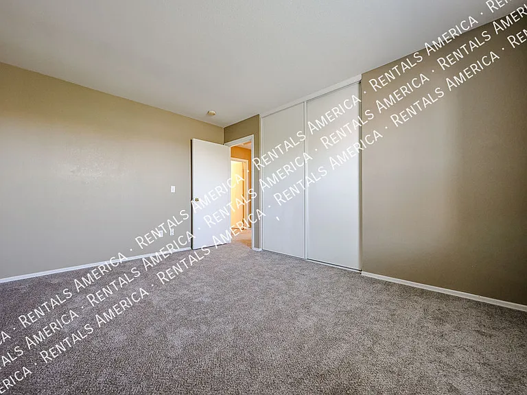 1356 E Clifton Ave — Photo 22