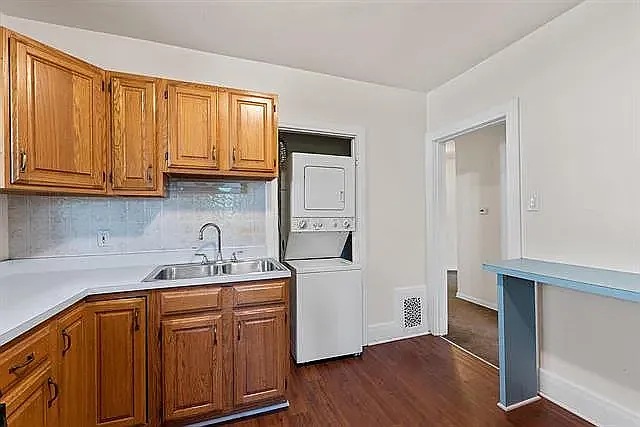 2114 E Webster Pl — Photo 6
