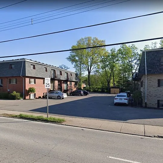 63 E Main St #9