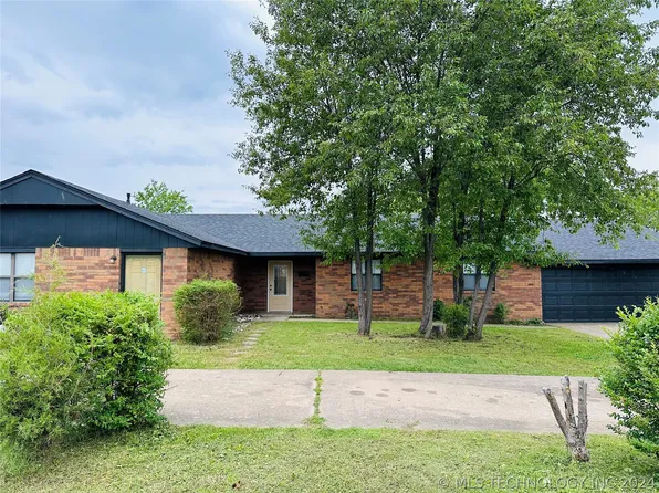 201 N 14th St, Henryetta, OK 74437