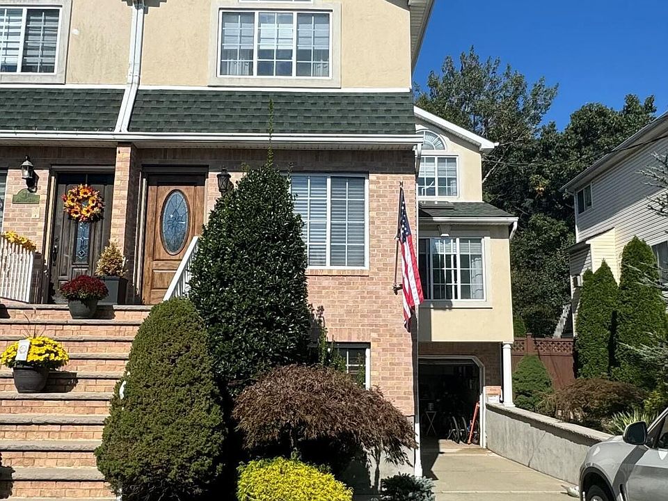 2nd image of 75 Pheasant Ln