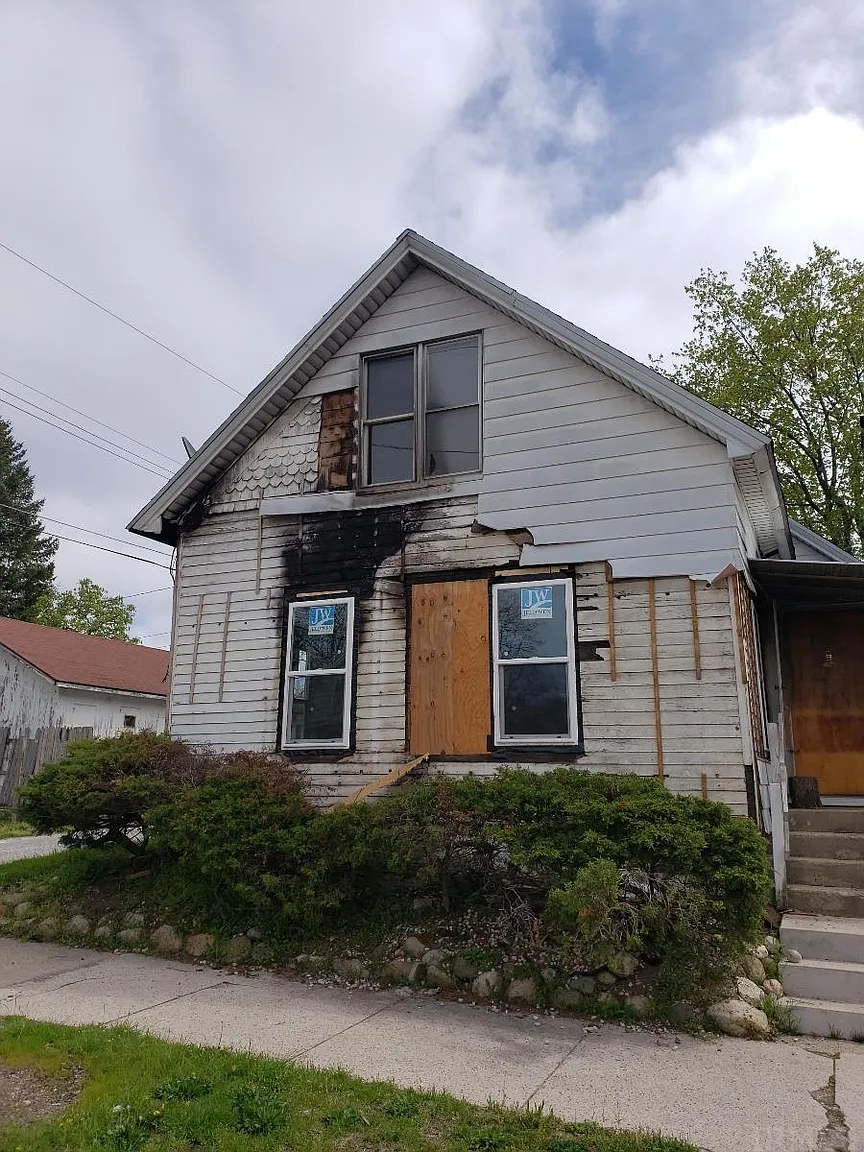 516 York St photo 1