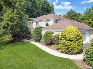 77 Mill Rd, Park Ridge, NJ 07656