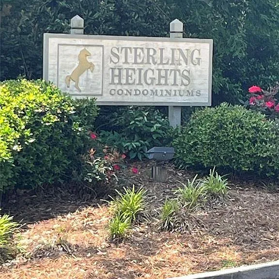138 Sterling Ct — Photo 24