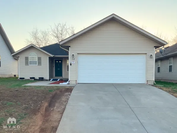 712 N Jonathan Ave, Springfield, MO 65802