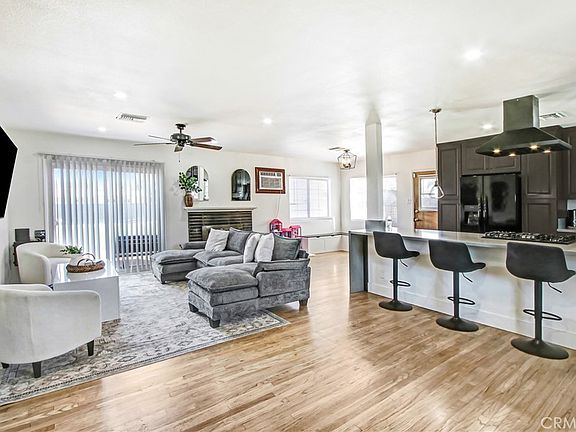 4th image of 40796 Whittier St