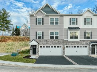 135 Copperleaf Dr, Mechanicsburg, PA 17050