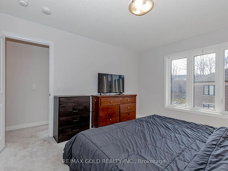 585 Colborne St #1007 — Photo 36