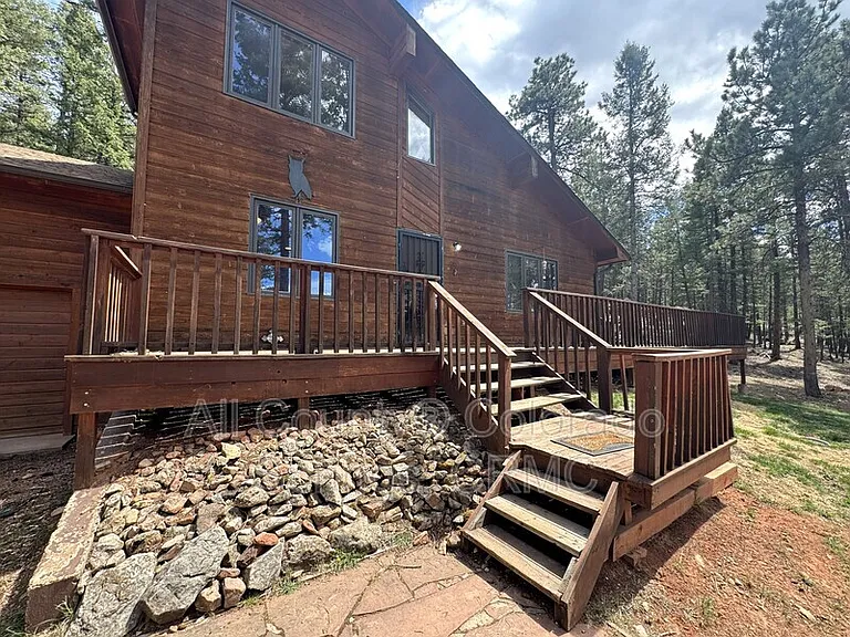 380 Ponderosa Ln — Photo 2