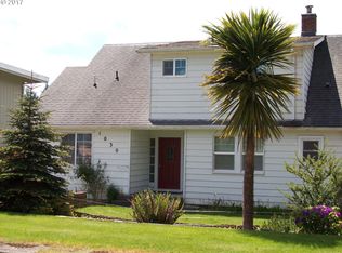 1030 1st St, Florence, OR 97439