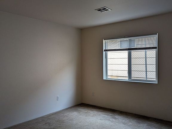 4th image of 668 NE Johnson St #3