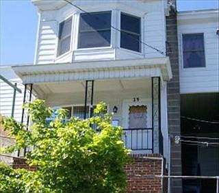 1st image of 29 W Laurel St