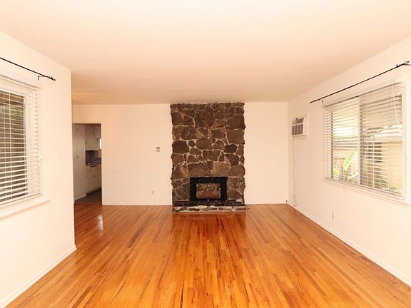 2nd image of 2414 N Lincoln St