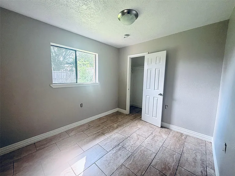 12211 Wessex Dr — Photo 14