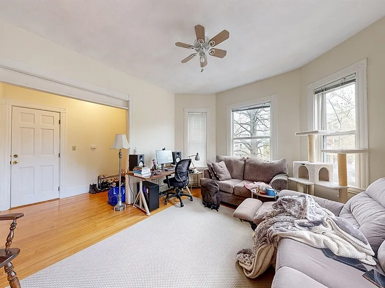 154 Elm St #2 — Photo 4