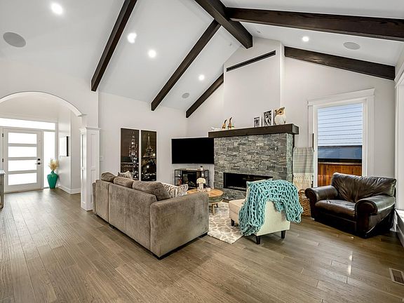 3rd image of 2880 Arden Rd #4