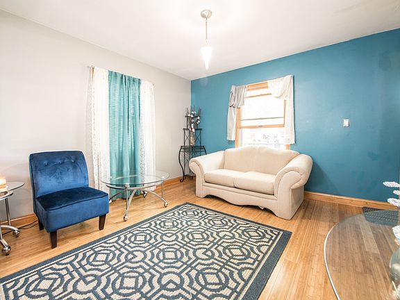 4th image of 12036 Greenwood Ave