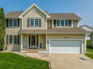 7214 Doubletree Rd NE, Cedar Rapids, IA 52402