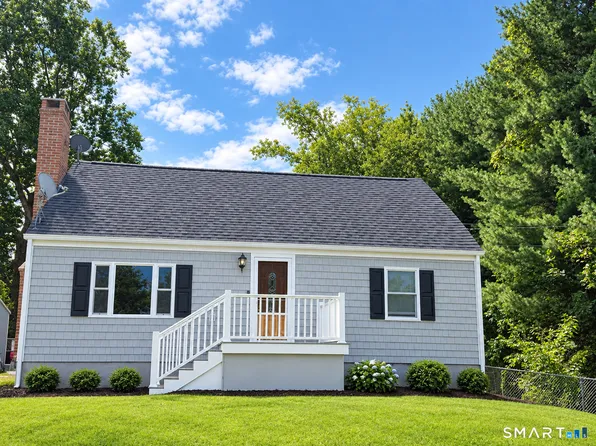 27 New York Road, Montville, CT 06370