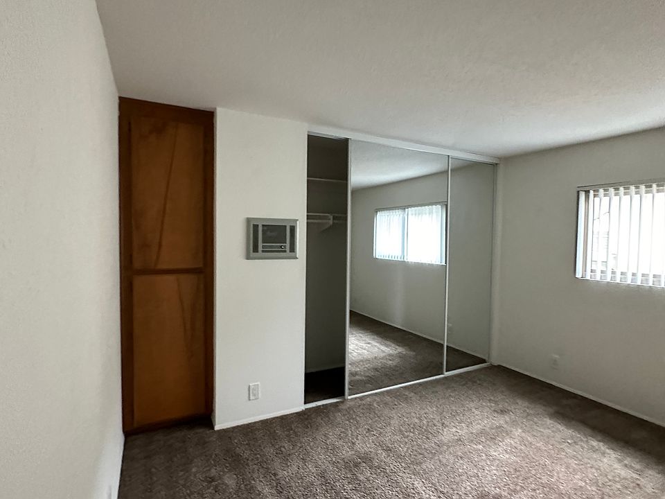1st image of 4415 Clairemont Dr APT 4