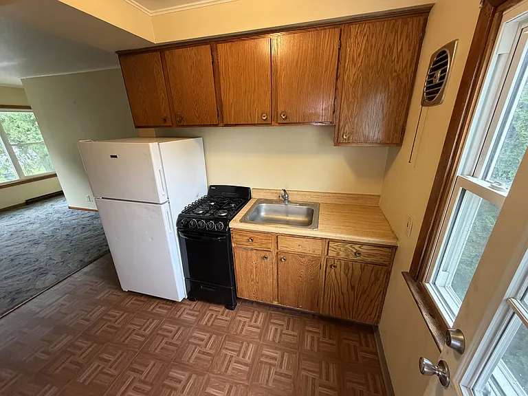 522 4th Ave N #3 — Photo 3
