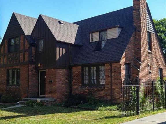 3rd image of 15110 Glastonbury Ave