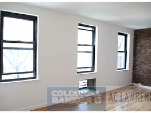 2nd image of 21 Waverly Pl