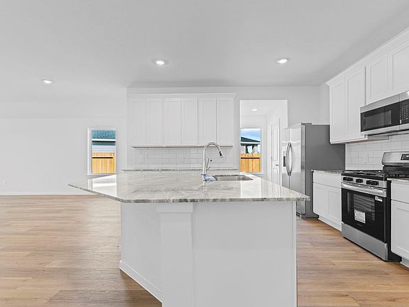 5th image of 9039 Rose Water