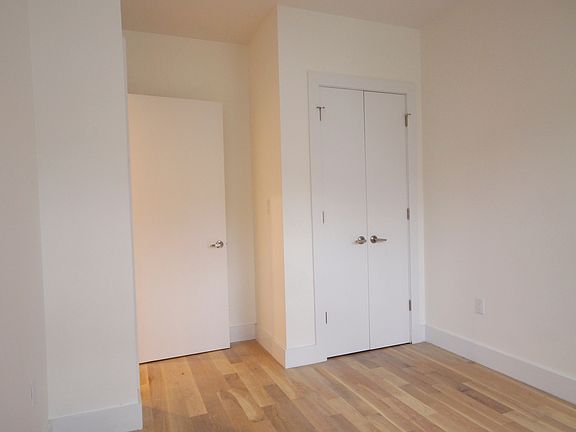 4th image of 396 Cornelia St #1REAR
