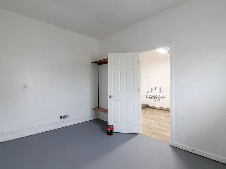2122 S Olympia St — Photo 17