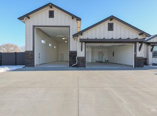 7195 E Merlin Hawk Ct, Nampa, ID 83686