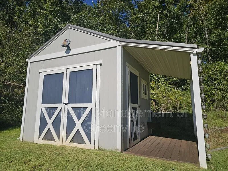 3 bed, 2.5 bath, 2315 sqft, $2,495 — Photo 3