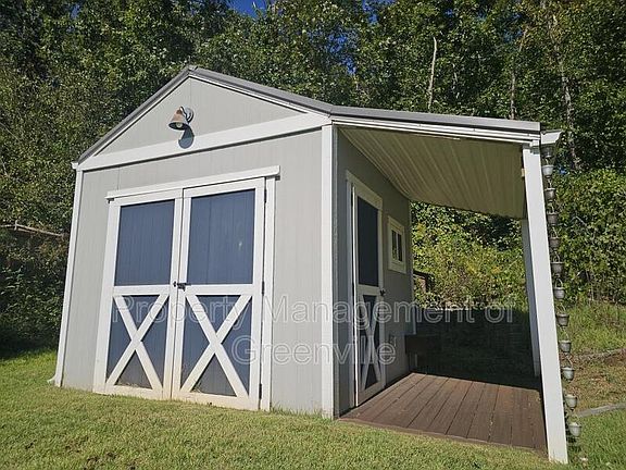 3rd image of 625 Old Rutherford Rd