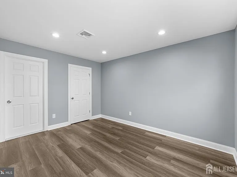 245 William St #A — Photo 12