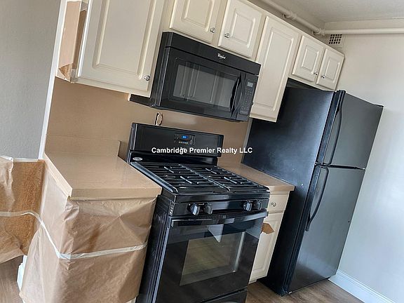 2nd image of 812 Memorial Dr APT 1514