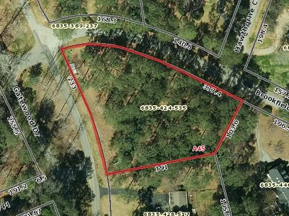 102 Brookfield Dr, Greenwood, SC 29646