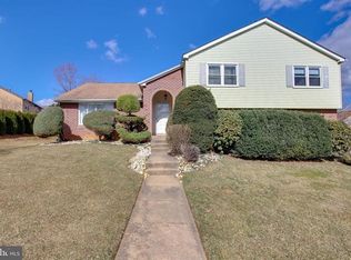 156 Pheasant Ln, Huntingdon Valley, PA 19006