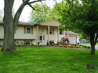 1043 Mapleway Dr, Temperance, MI 48182