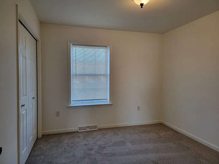 213 Limestone Dr — Photo 14