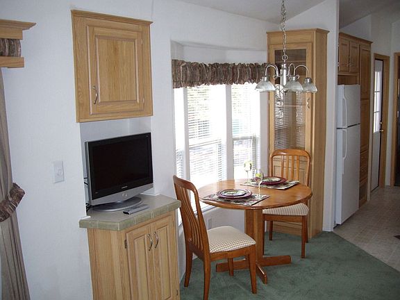 4th image of 409 Ponderosa Dr Unit 4