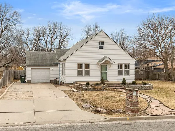 421 W 25th Ave, Hutchinson, KS 67502