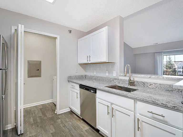 Pendleton Park Apartments — Photo 46